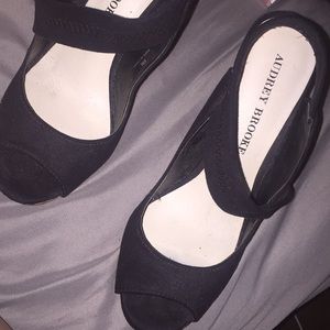 Audrey Brooke Size 6 heels